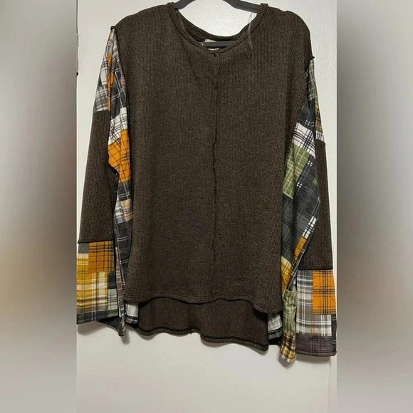 haptics Tops - NWT Women’s Boutique Shirt